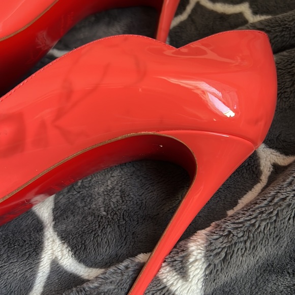 Christian Louboutin heels - Picture 5 of 7